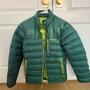 Patagonia Men's Non Hooded Down Sweater Puffer Jacket